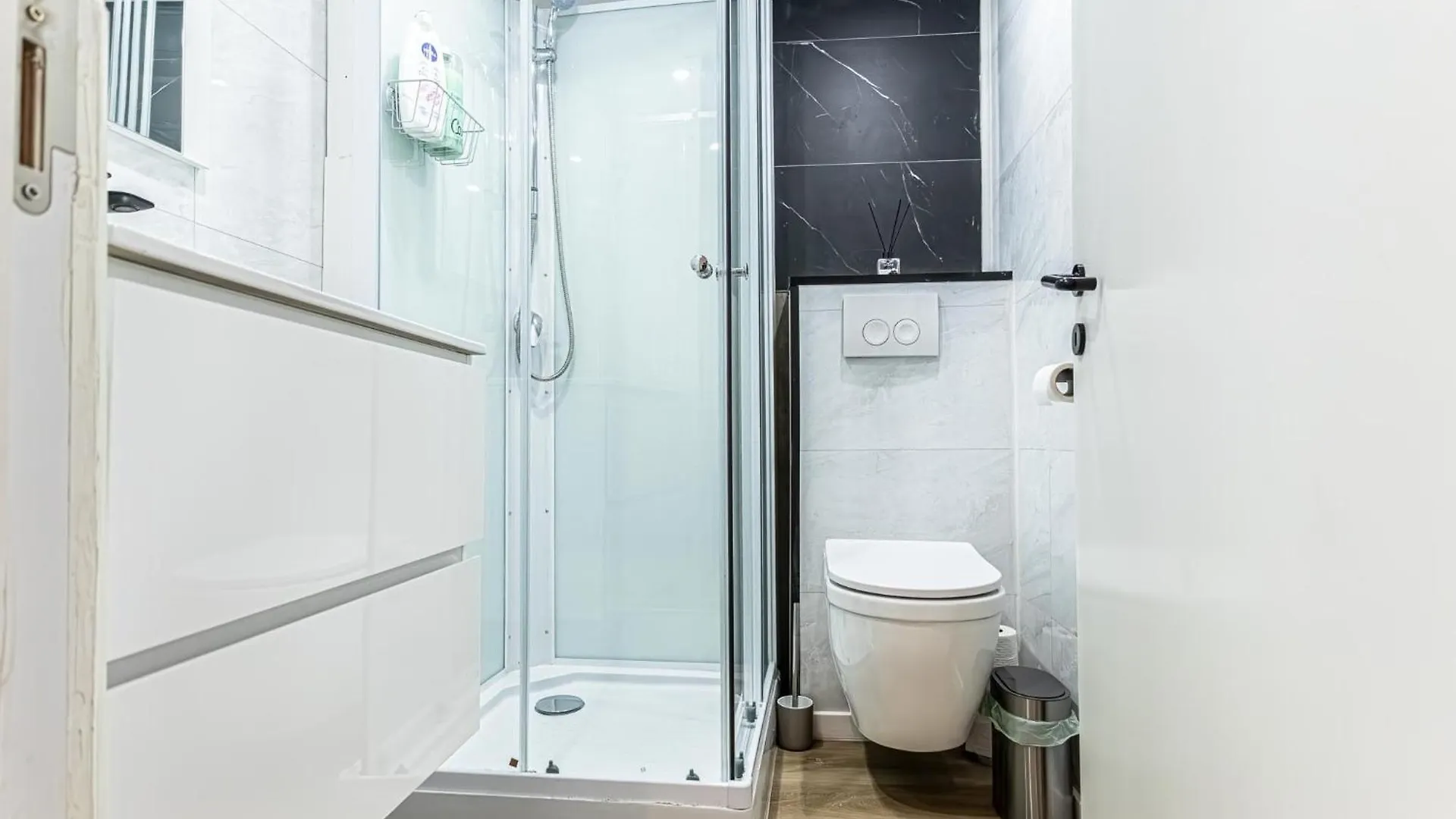 Apartment 6 Stylish & Comfortable Studios , Heart Of Gent