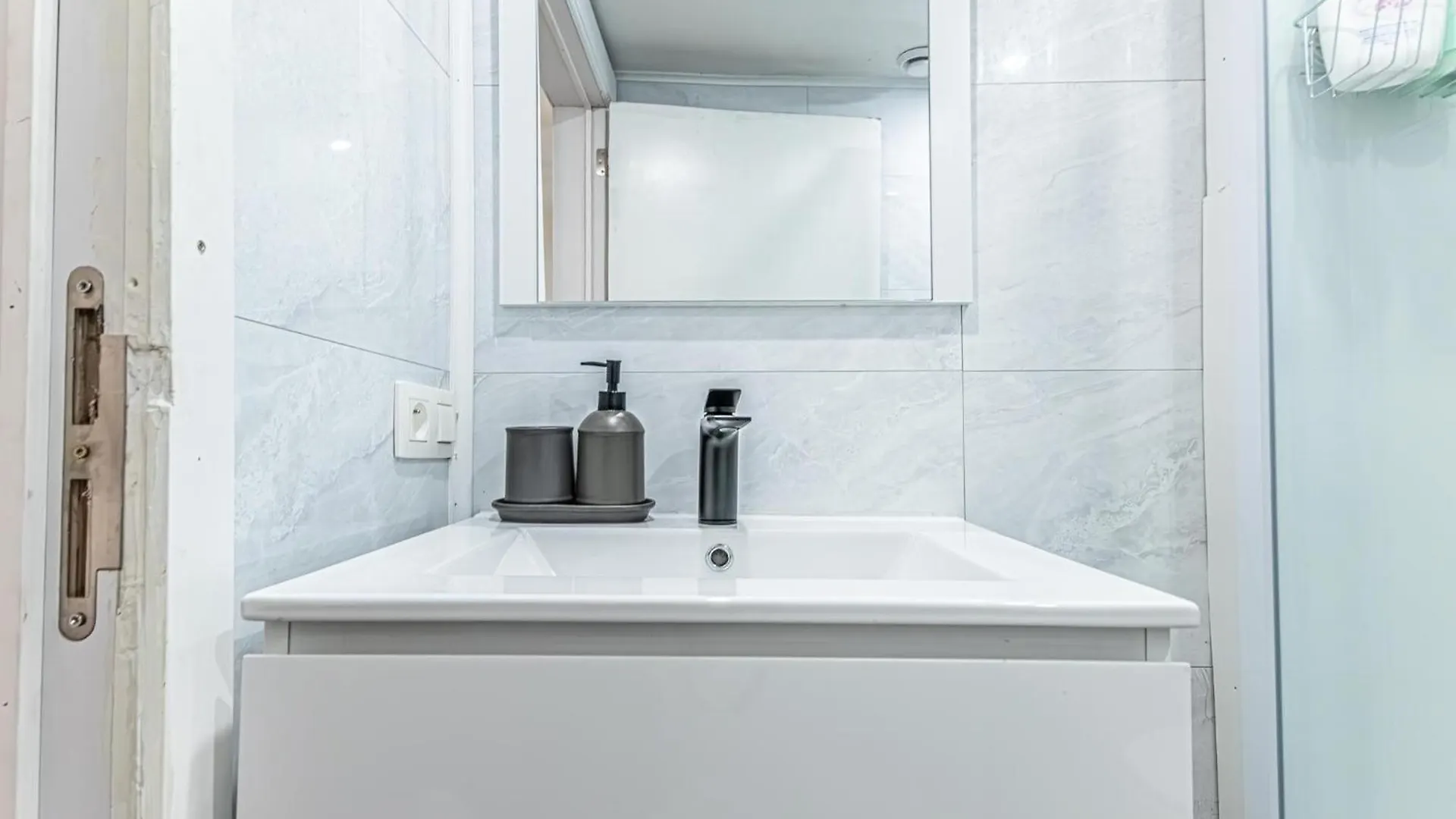 6 Stylish & Comfortable Studios , Heart Of Gent 0*, Ghent Belgium