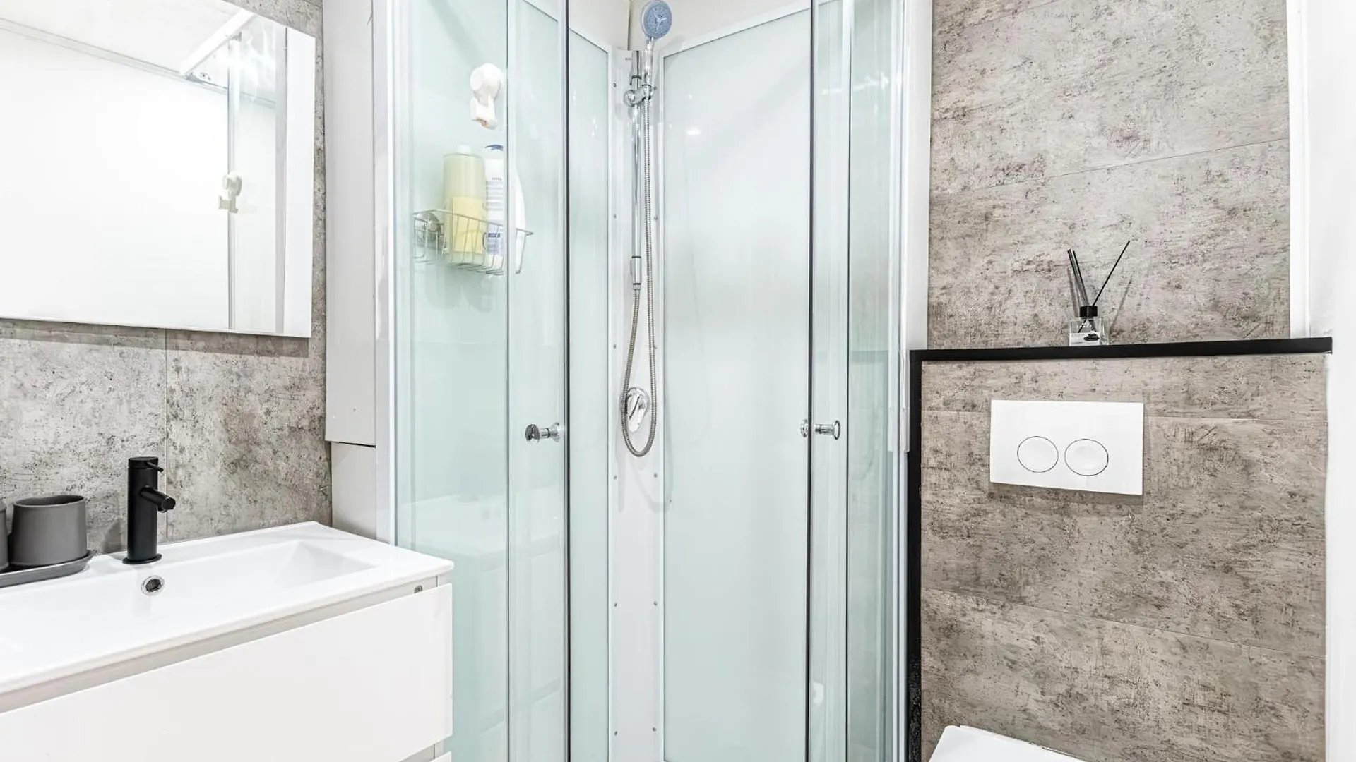 Apartment 6 Stylish & Comfortable Studios , Heart Of Gent Belgium