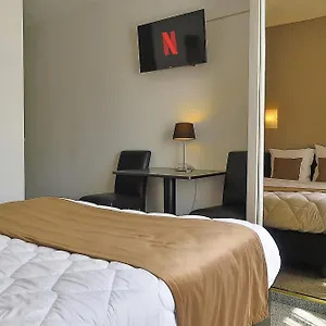 Hotel Adoma, Gandawa