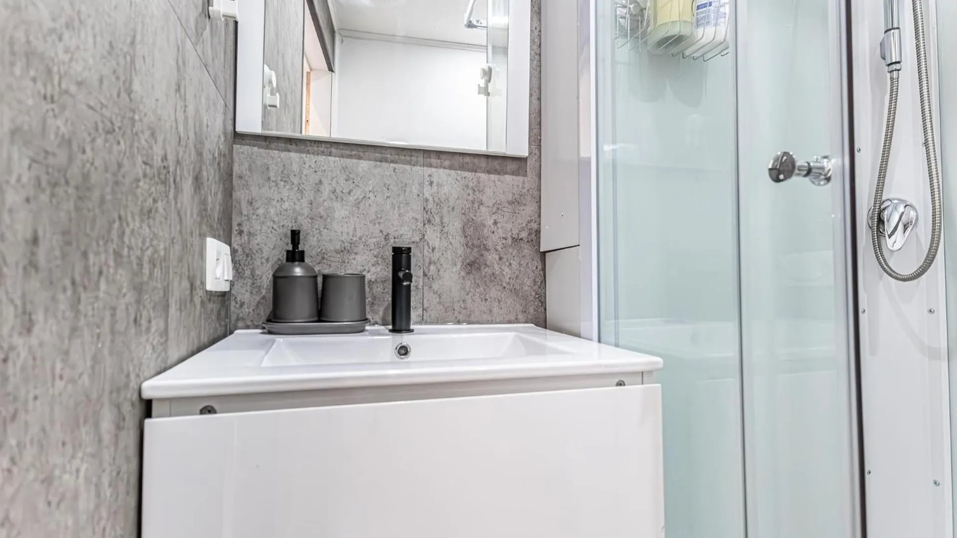 Apartment 6 Stylish & Comfortable Studios , Heart Of Gent Belgium